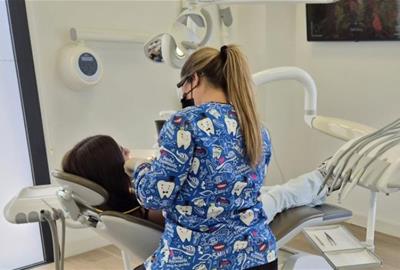 Clínica Flordent: Cuidem somriures i construïm confiança . EIX